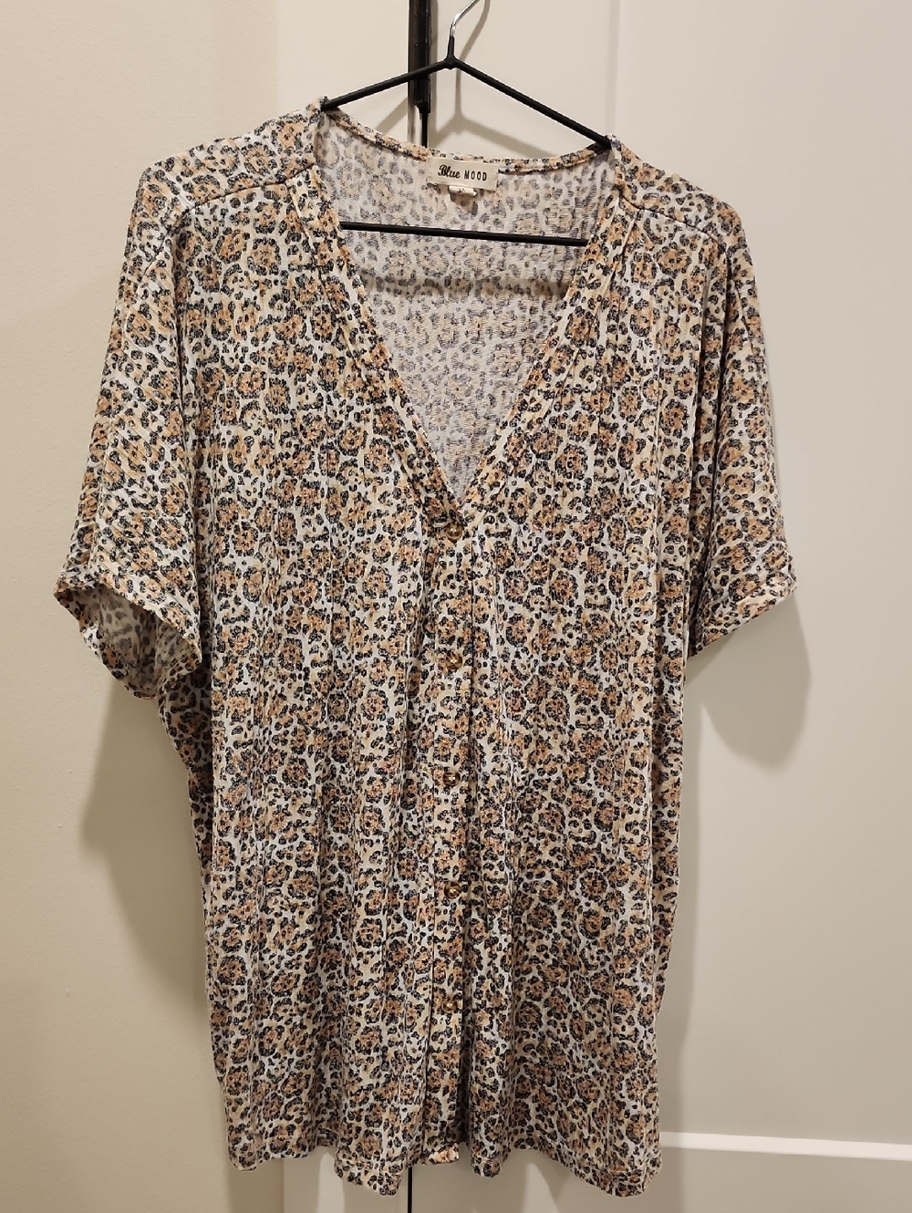 Leopard Print V-Neck Tunic Top - Beige & Black